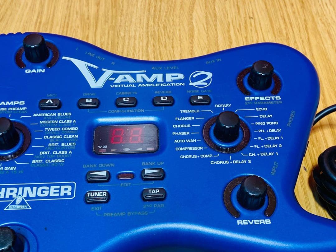 BEHRINGER VAMP 2 ギターエフェクター