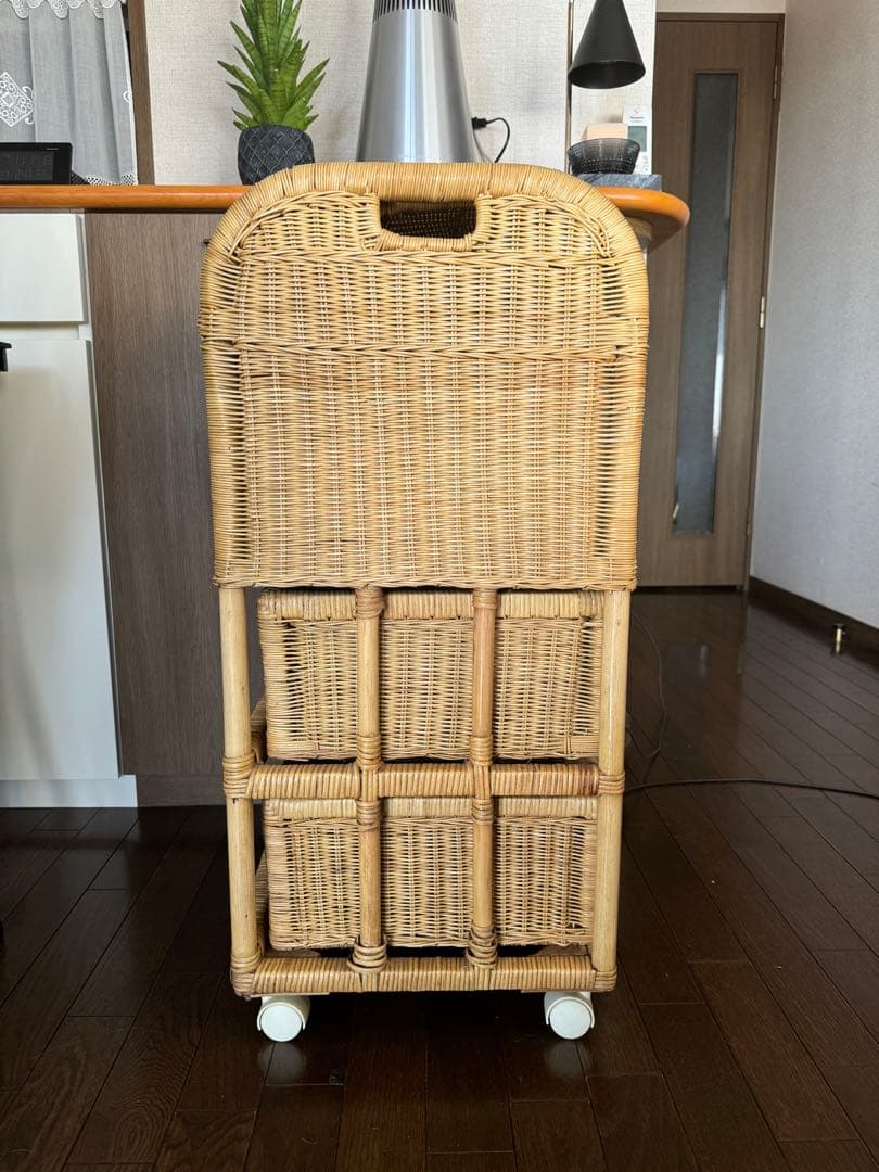 ラタン製収納キャビネット ブルーリボン付き 籐　ヴィンテージ、アンティーク