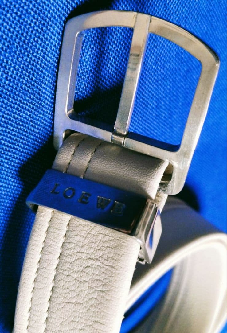 ✨特選品✨《LOEWE》✨ホワイト本革ベルト シルバーバックル 白ステッチベルト