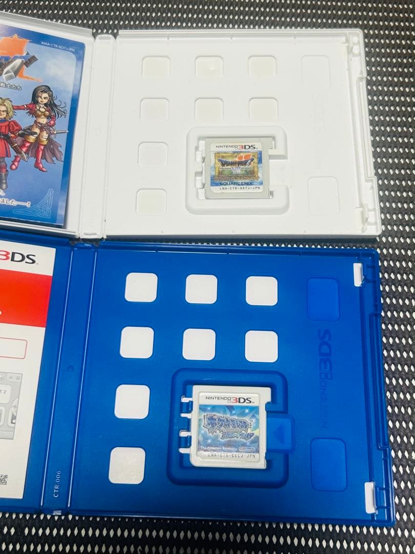 ニンテンドー3DS とカセット5個