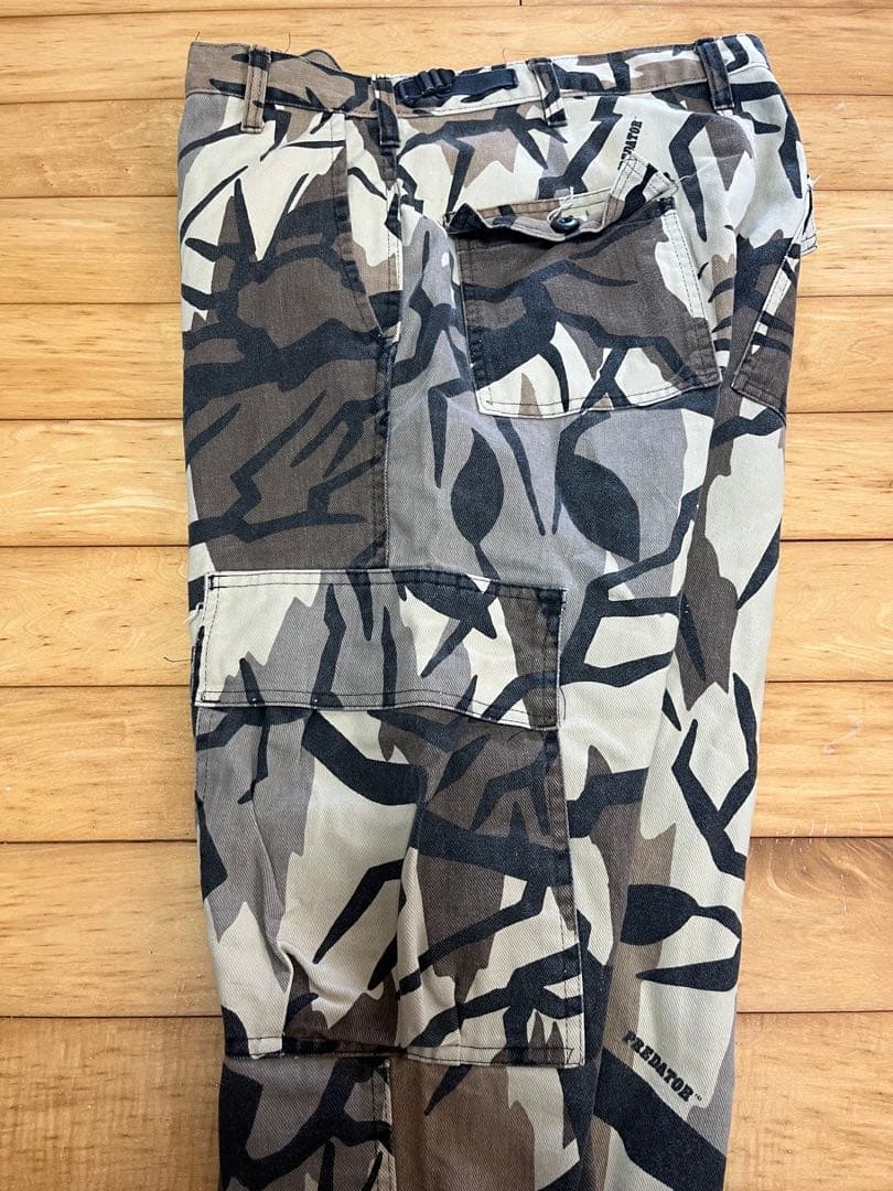 Predator プレデターカモ　迷彩カーゴパンツ