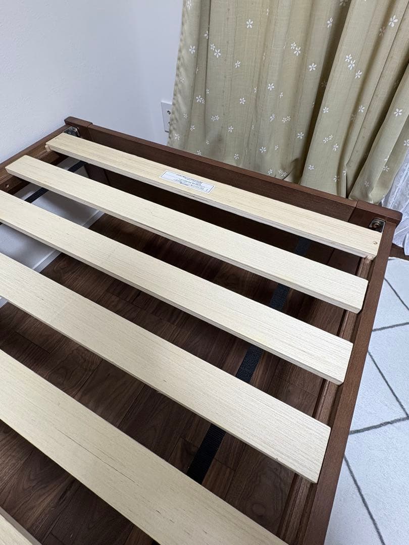 ニトリ シングルこぼれ止め棚付きベッドフレーム