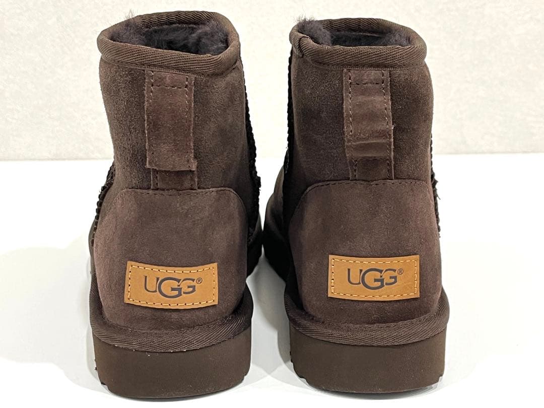 f111 新品　UGG W CLASSIC MINI Ⅱ 1016222 ブーツ