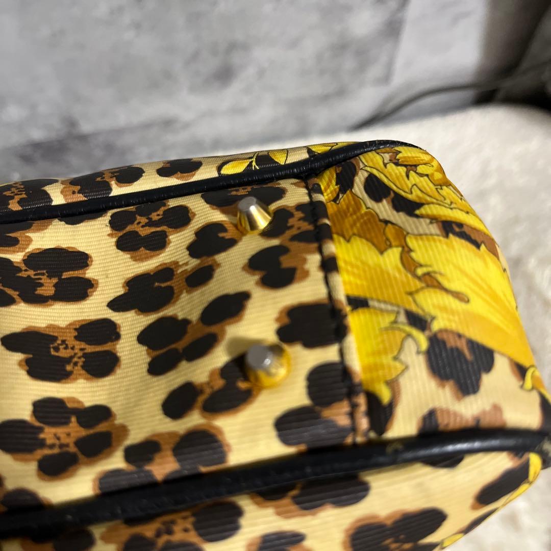 ヴェルサーチ　Versace トートバッグ　ブラック✖️ゴールド　レオパード柄