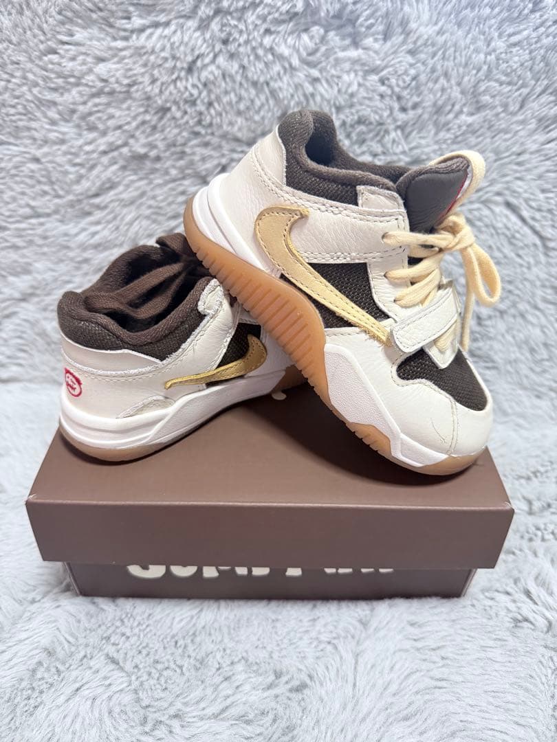 トラヴィス・スコット x ナイキ TD ジョーダン ジャンプマン ジャック TR