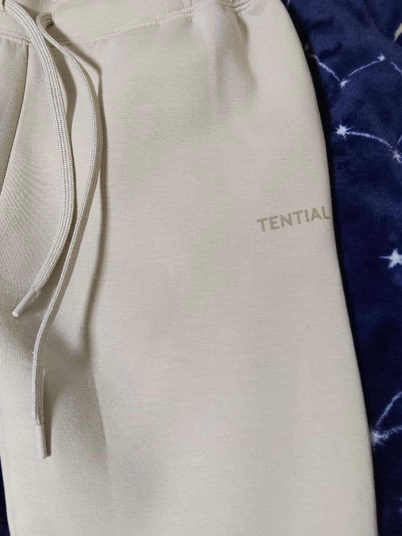 TENTIAL フード付きスウェットセット クリーム色