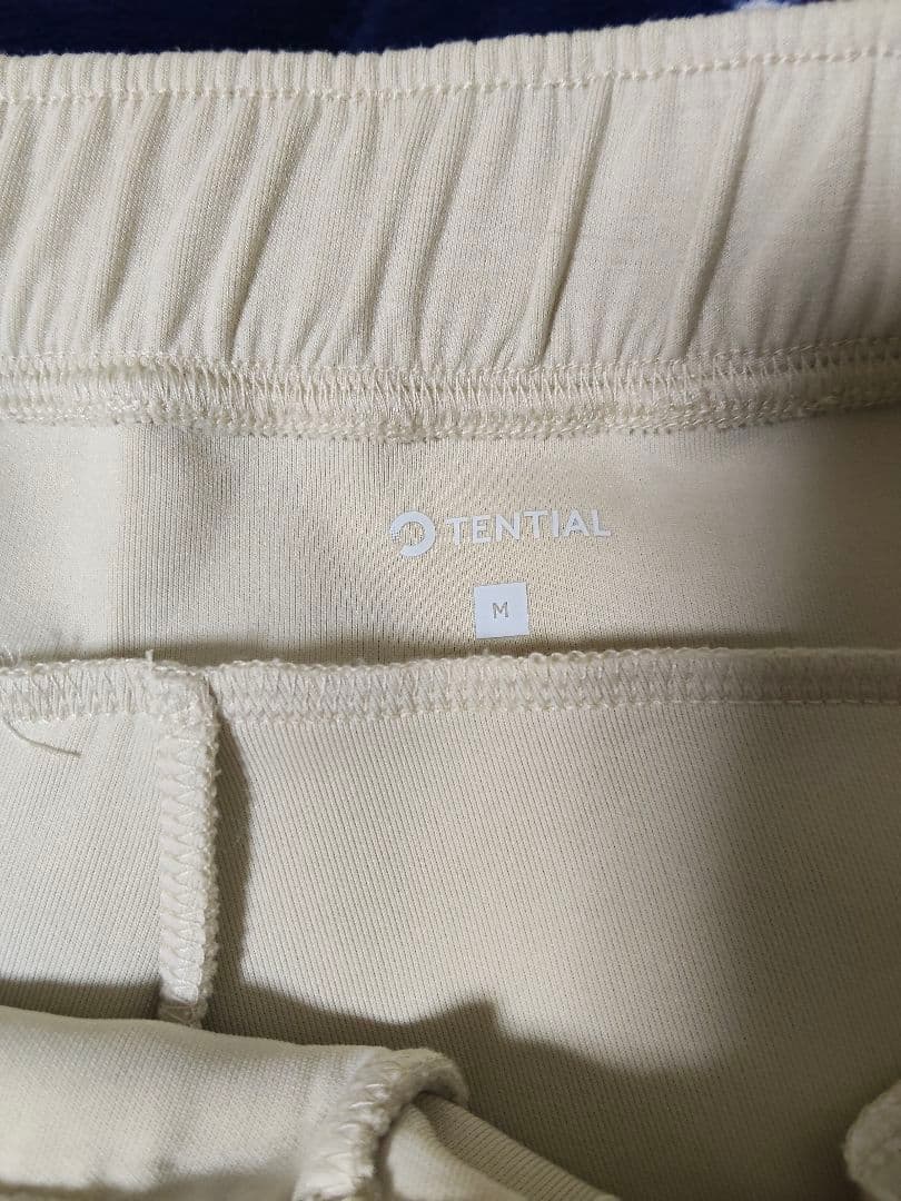 TENTIAL フード付きスウェットセット クリーム色