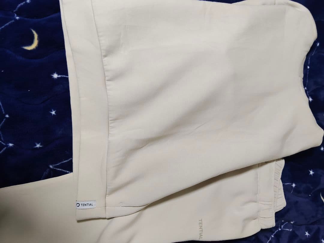TENTIAL フード付きスウェットセット クリーム色