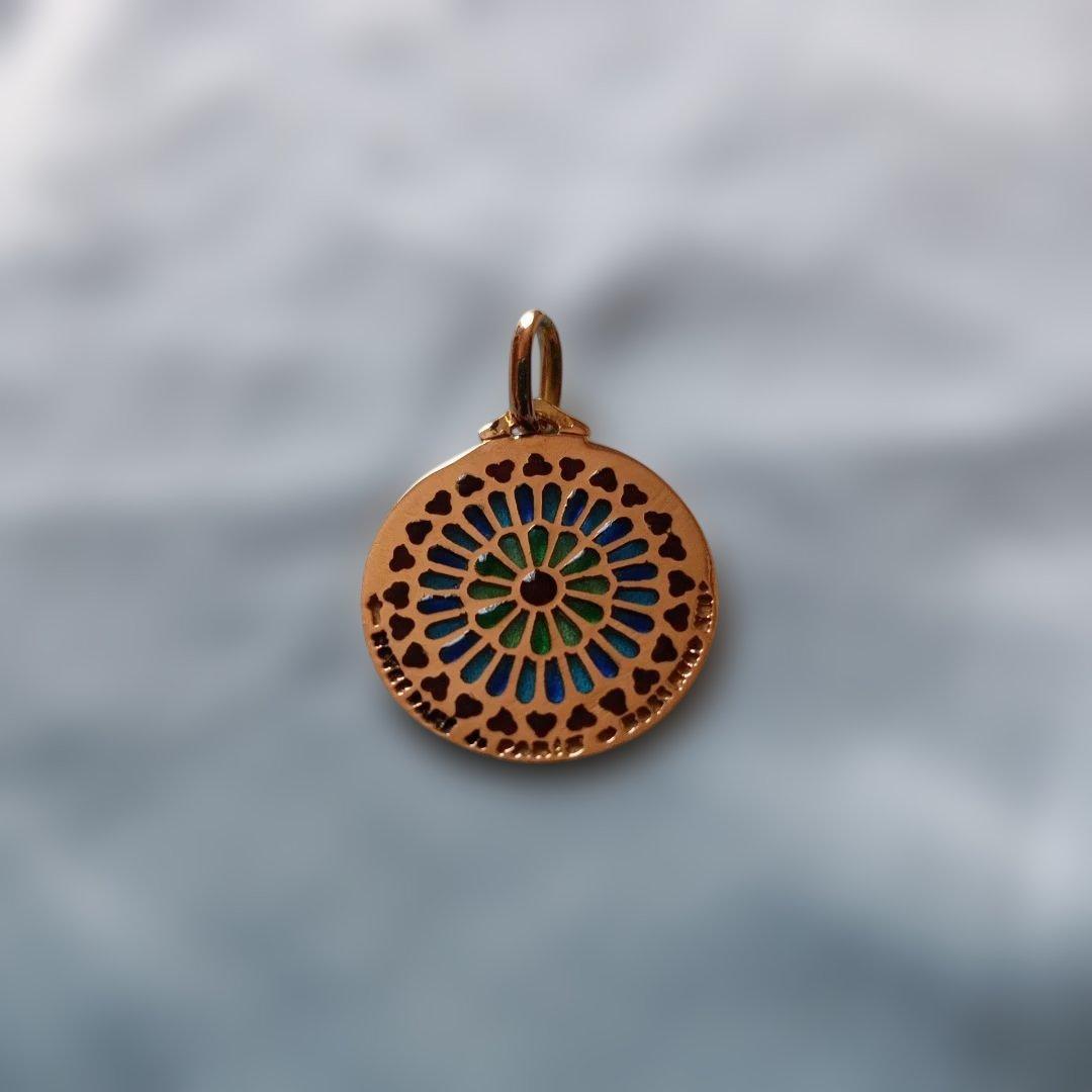 希少18金　ノートルダム大聖堂バラ窓　18kペンダントトップ