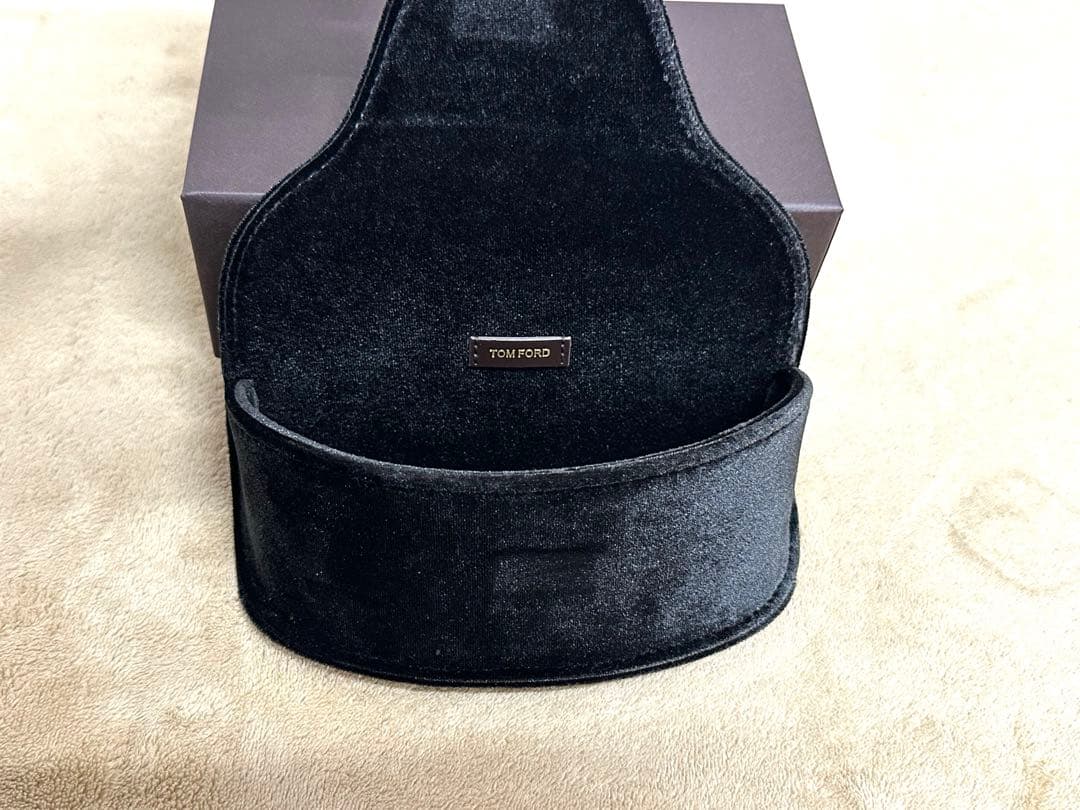 トムフォードサングラス TF1051-K ECO 01A メンズ　レデイース兼用