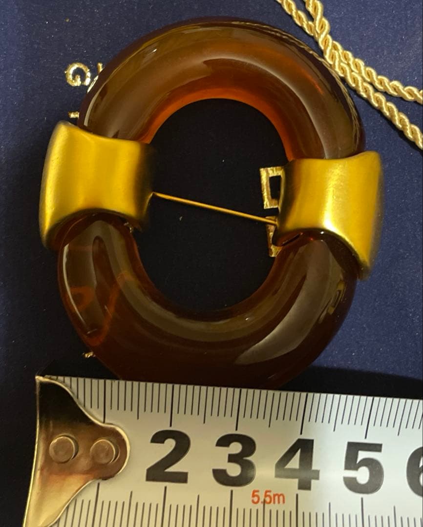 GIVENCHY ジバンシィ ブローチ べっ甲色　箱、袋付き