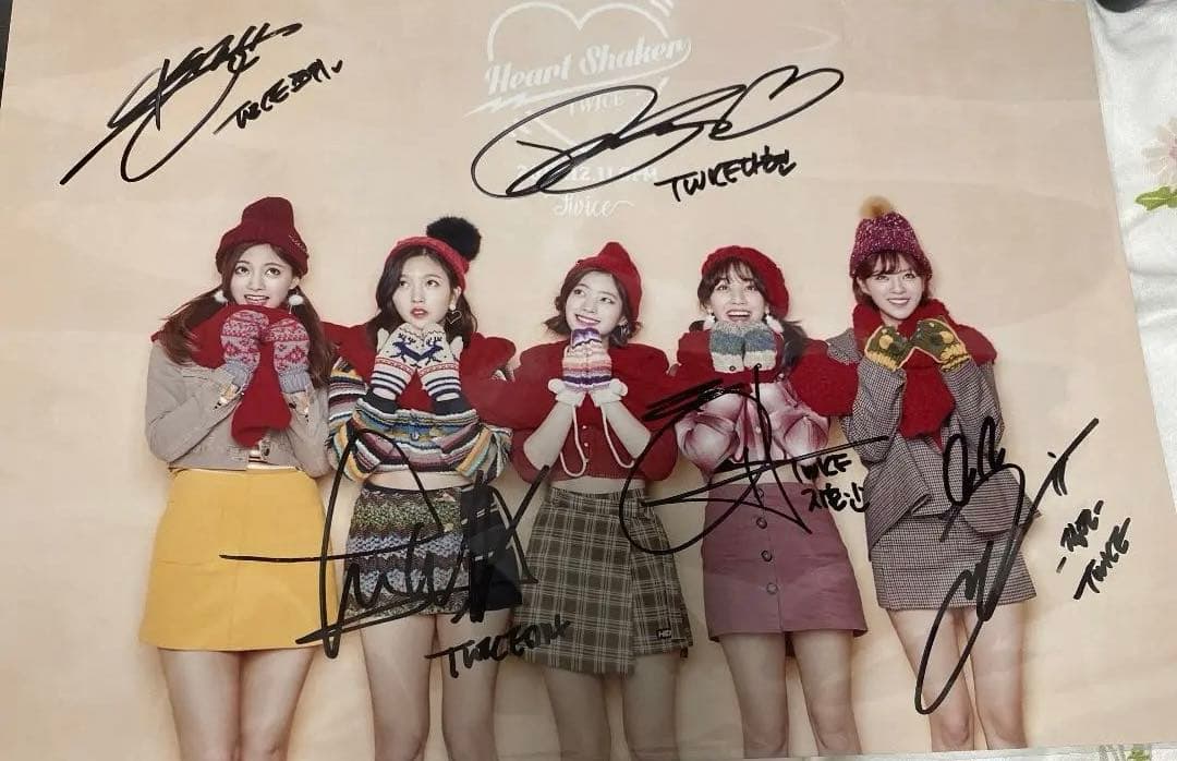 難あり！　TWICE サイン　直筆　A4サイズ　写真