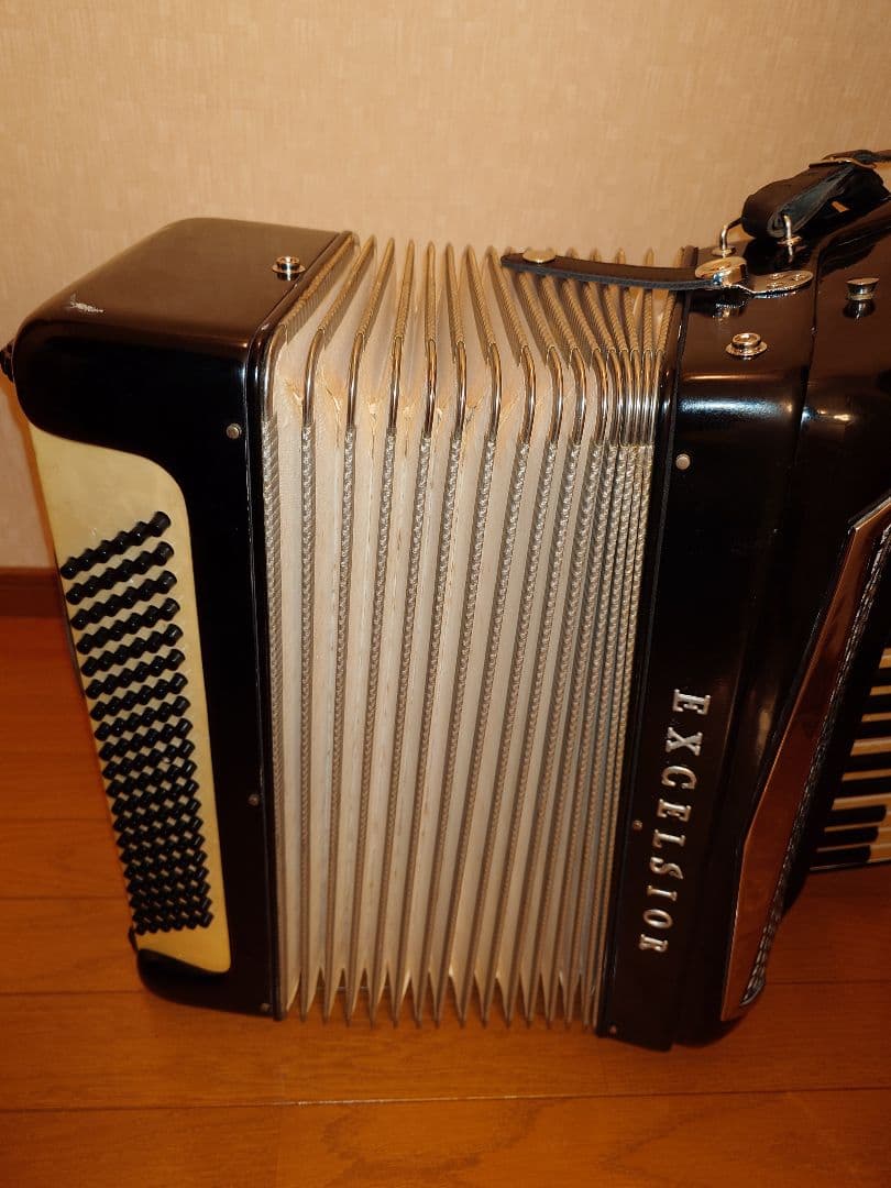イタリア製　アコーディオン　EXCELSIOR エキセルシャー　MOD.400