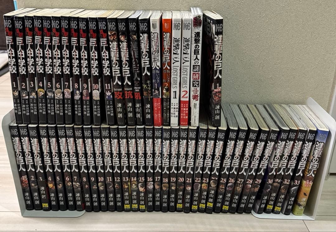 進撃の巨人　全巻　1〜34巻　巨人中学校　関連本　55冊セット