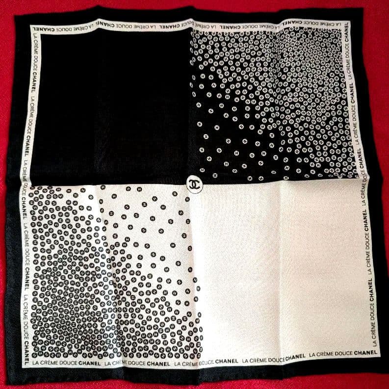 CHANEL ドットパターン ハンカチ♡バンダナ