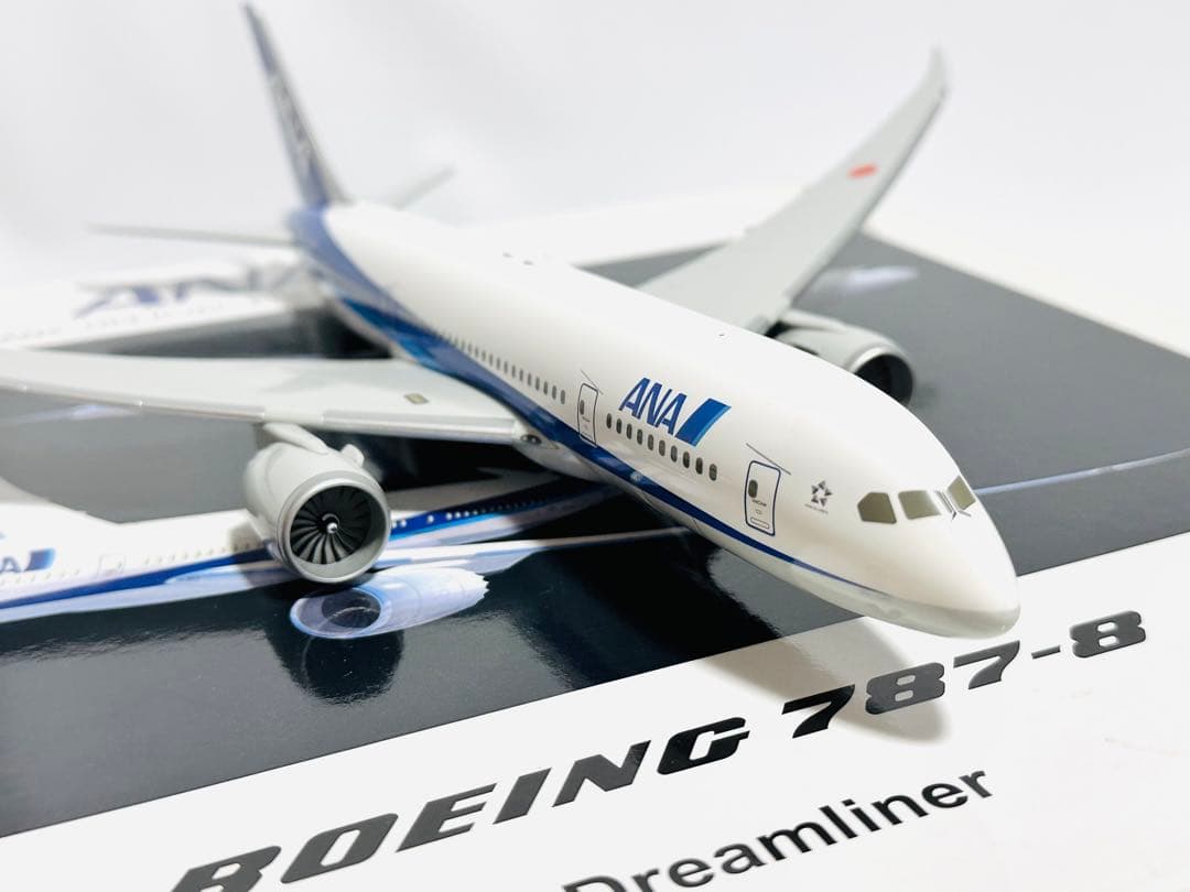 全日空商事 1/200 ANA B787-8 NH20018