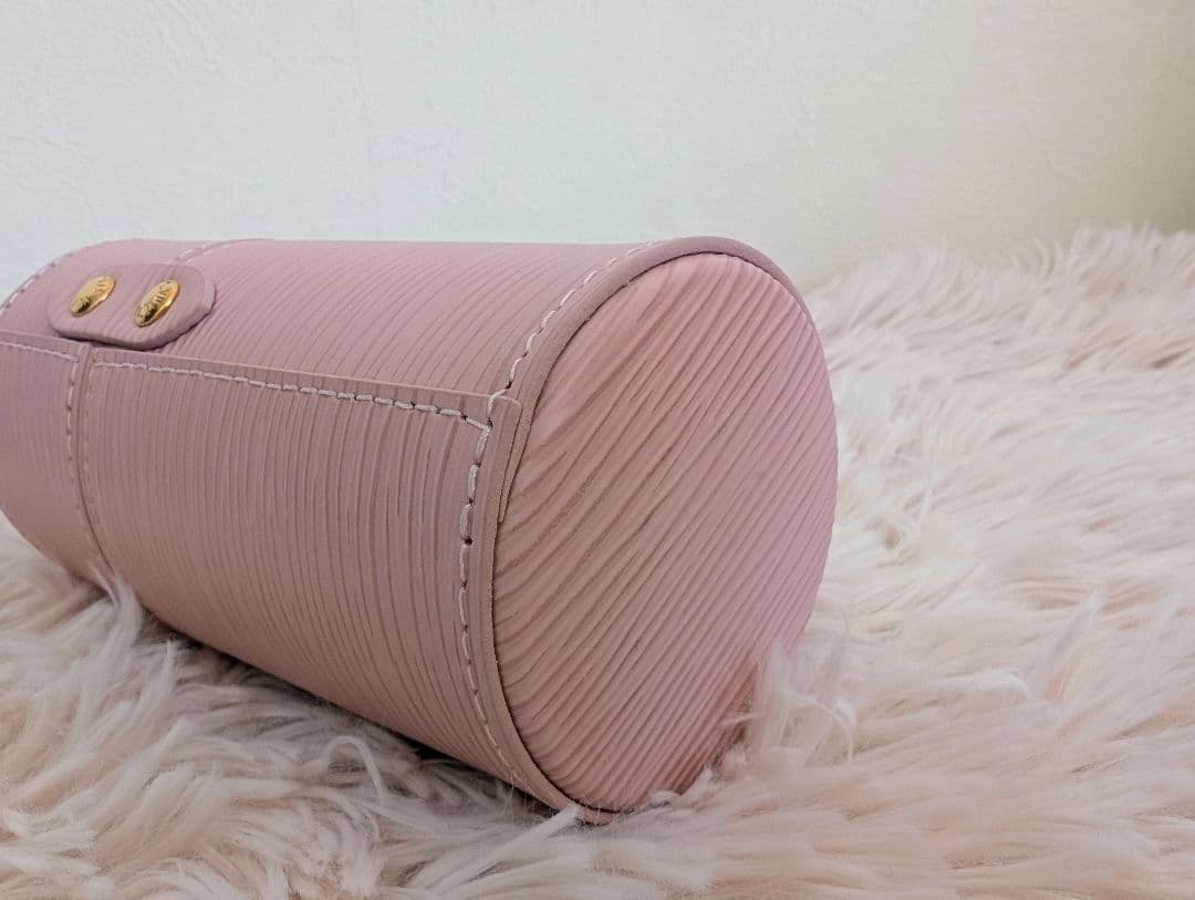 新品同様！ルイヴィトン エピ香水ケース+アトラップ・レーブ100mL