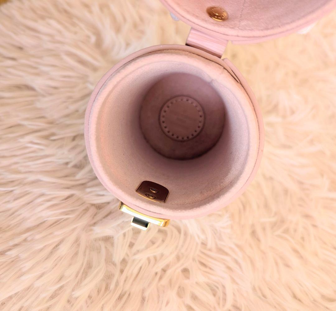 新品同様！ルイヴィトン エピ香水ケース+アトラップ・レーブ100mL