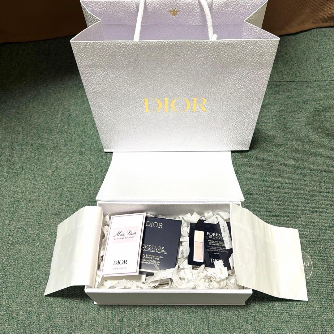 新品 Dior ギフトセット バックステージ グロウ マキシマイザーパレット