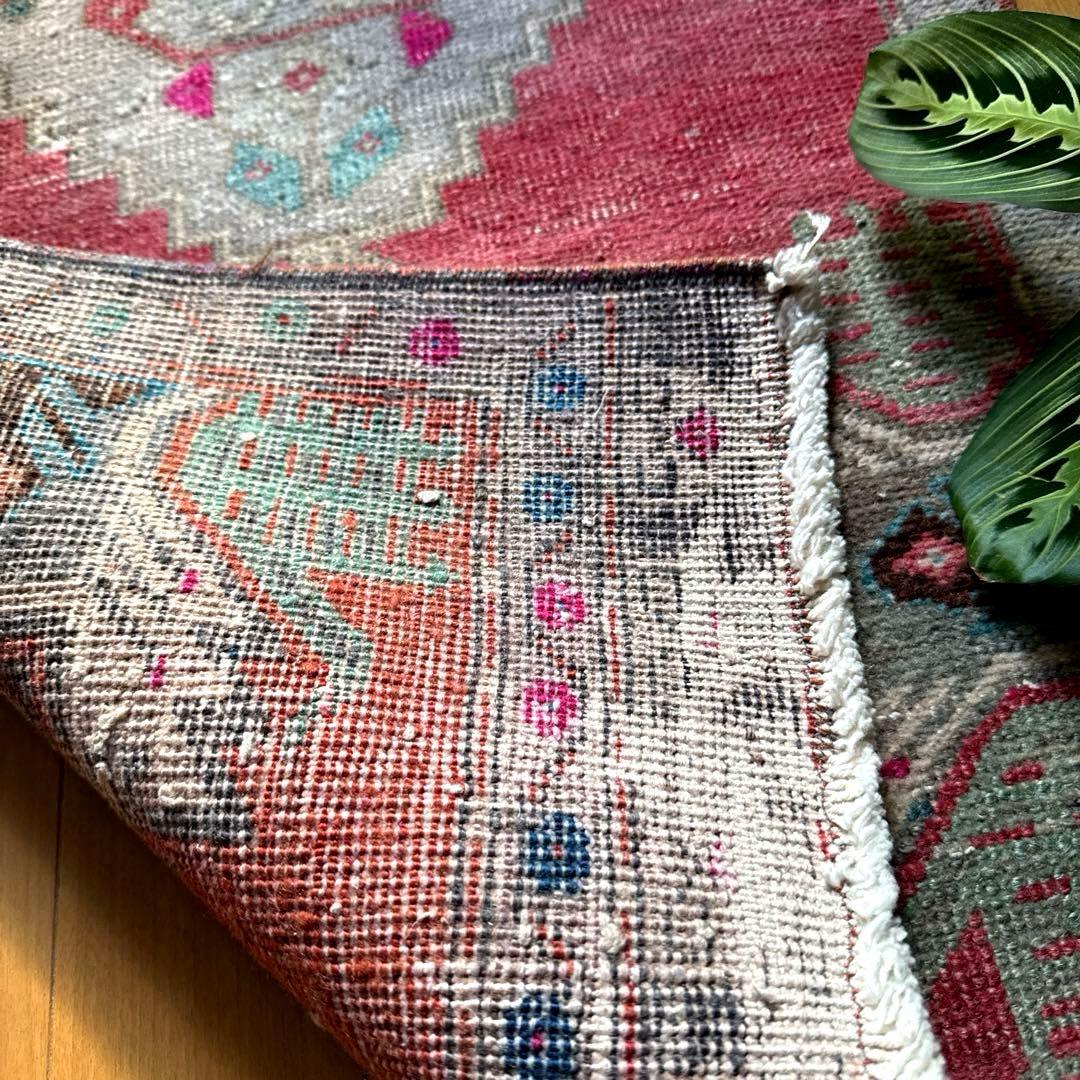 46.5×91 コーラルピンク　メダリオン　王道　トルコヴィンテージラグ