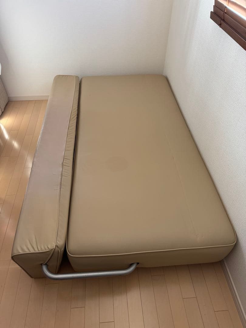 ソファベッド 合成皮革　ベージュ