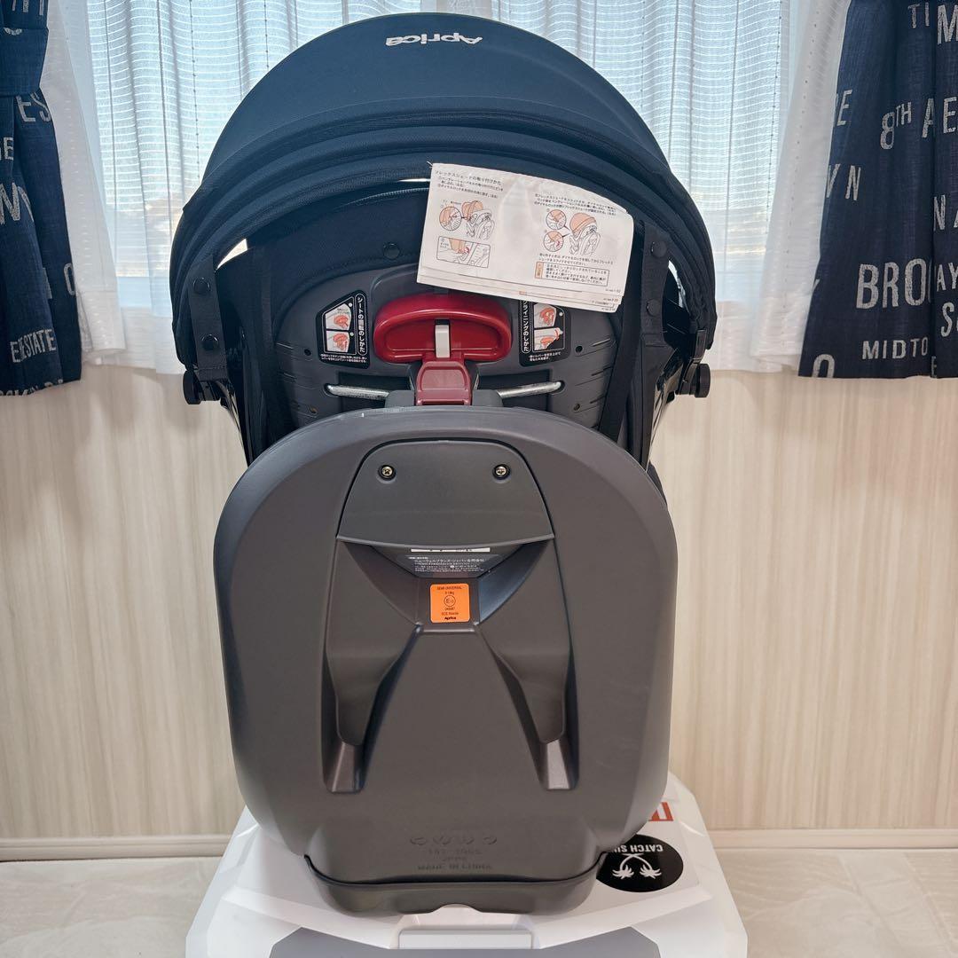 【未使用級】アップリカ☆ディアターンプラスプレミアム 回転式 シートベルト固定式