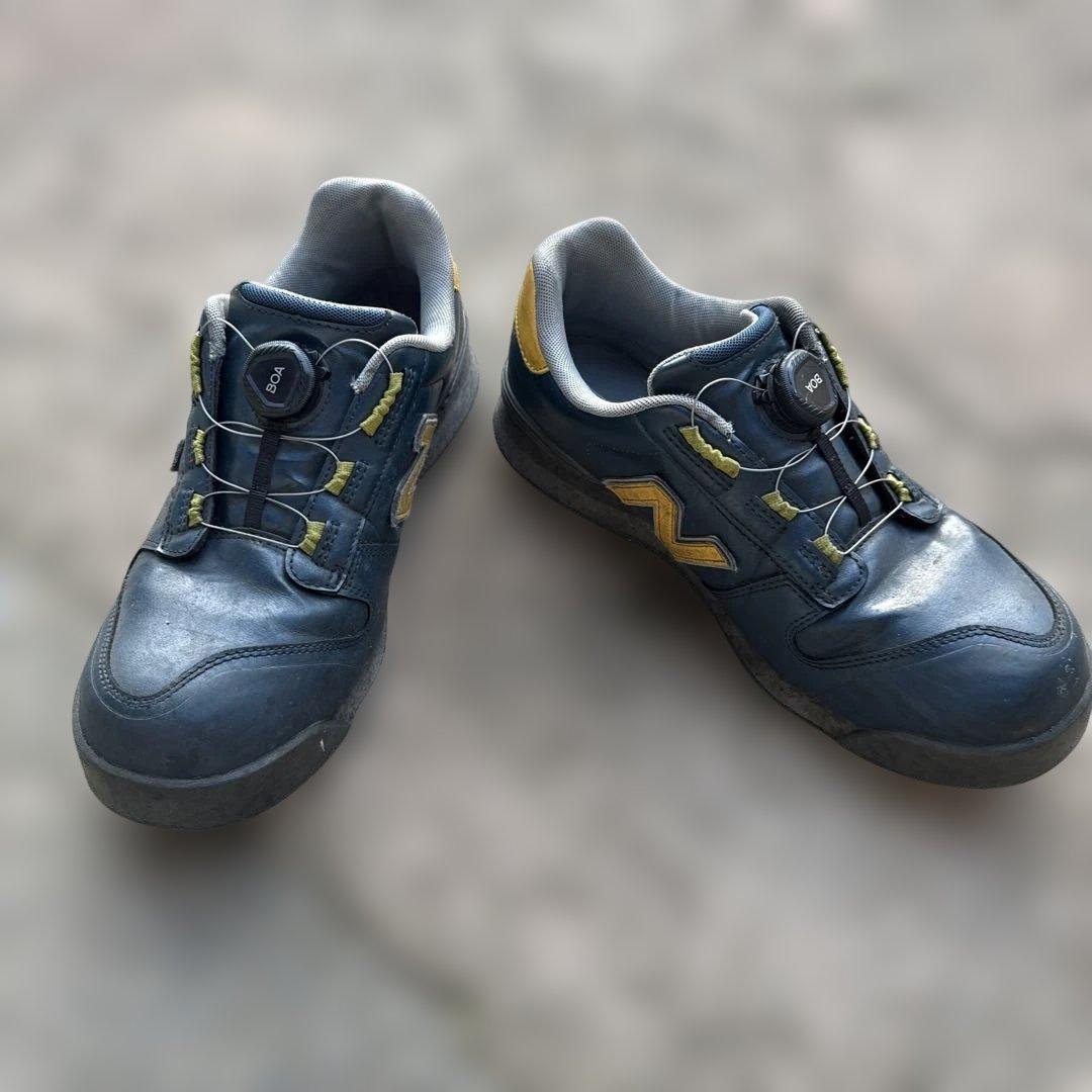 New Balance 安全靴 ダークブルー/イエローボアシステム25.5センチ