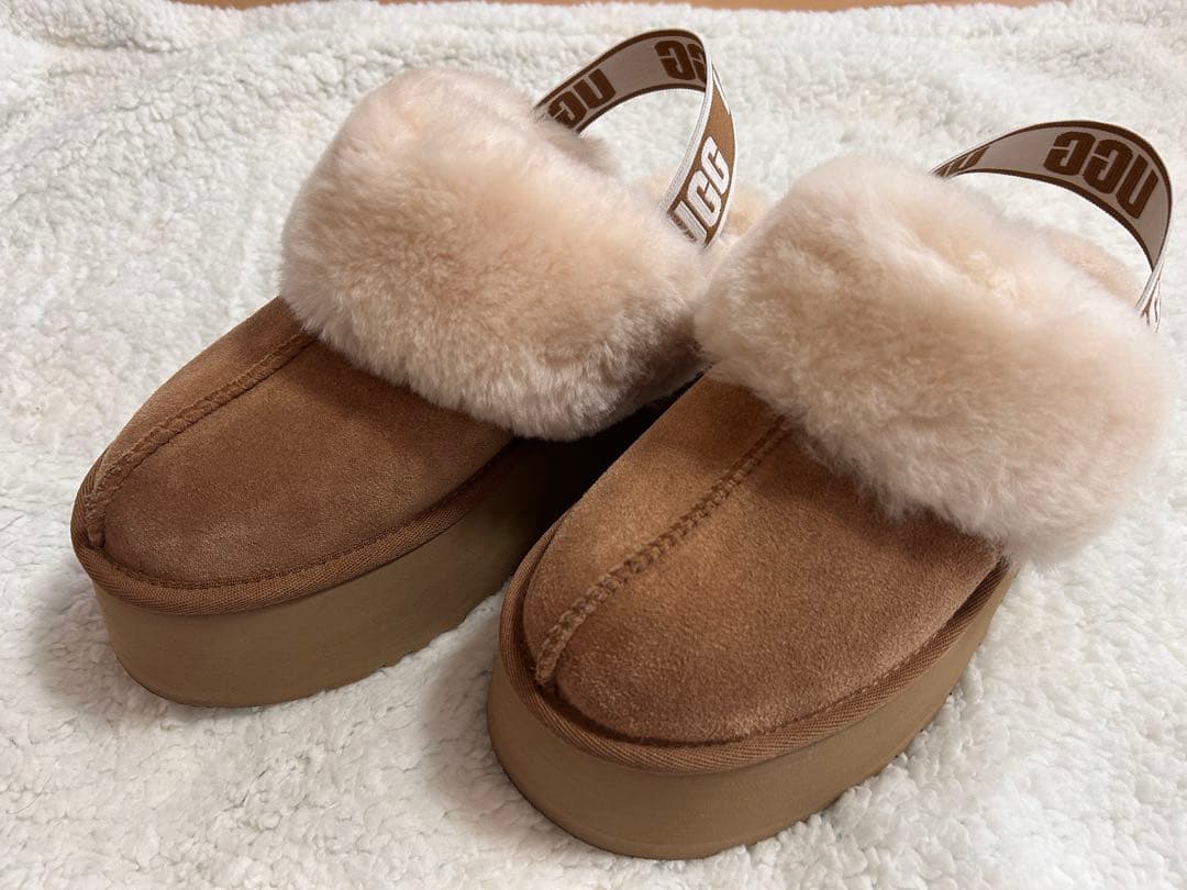 UGG FUNKETTE ファンケット レディースサンダル チェスナット25cm