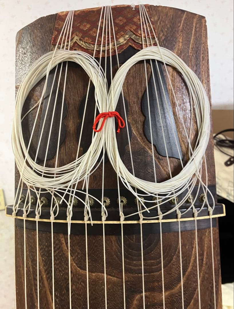 値引き！しました 小型の13弦お琴 ￼龍頭から龍尾迄163cm位 琴柱他一式付き