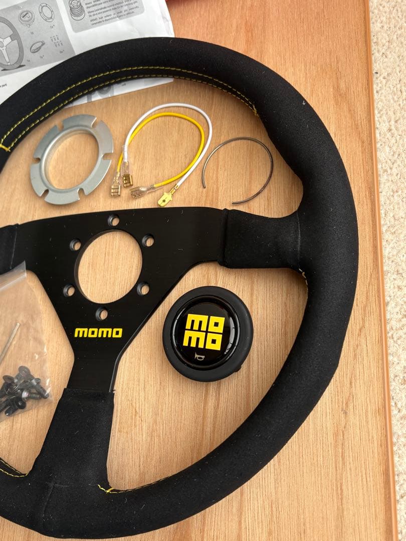 MOMO ステアリング 350mm スエード