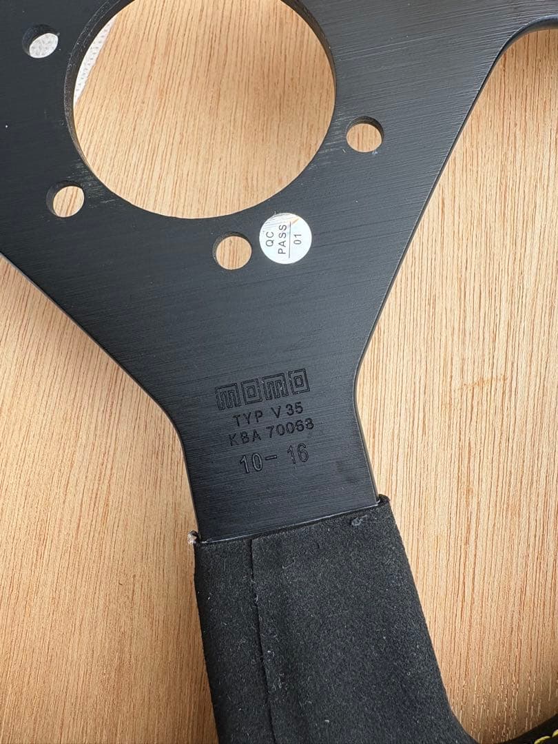 MOMO ステアリング 350mm スエード