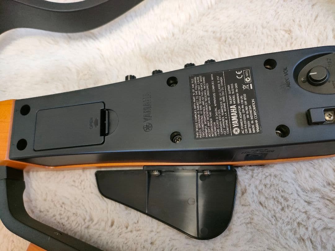 美品サイレントギターYAMAHA SLG110Sケース アダプタ プリアンプ付