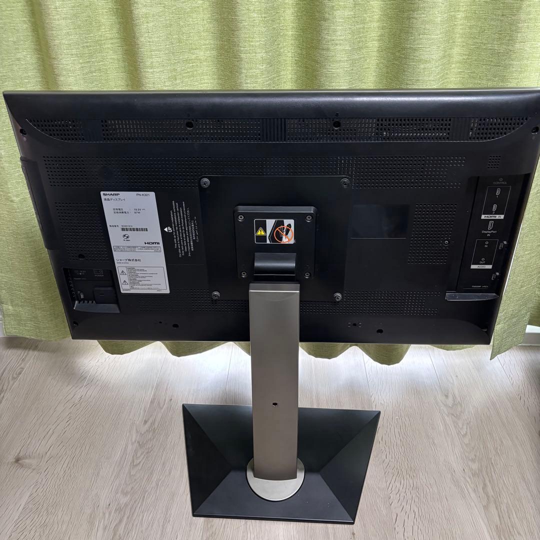 SHARP　シャープ　IGZO 4K対応　モニター　32V型　PN-K321