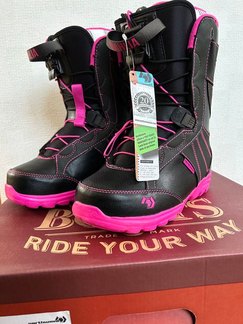 新品❤️未使用ノースウェーブDAHLIA ブーツ　スノーボード　バートン　サロモン