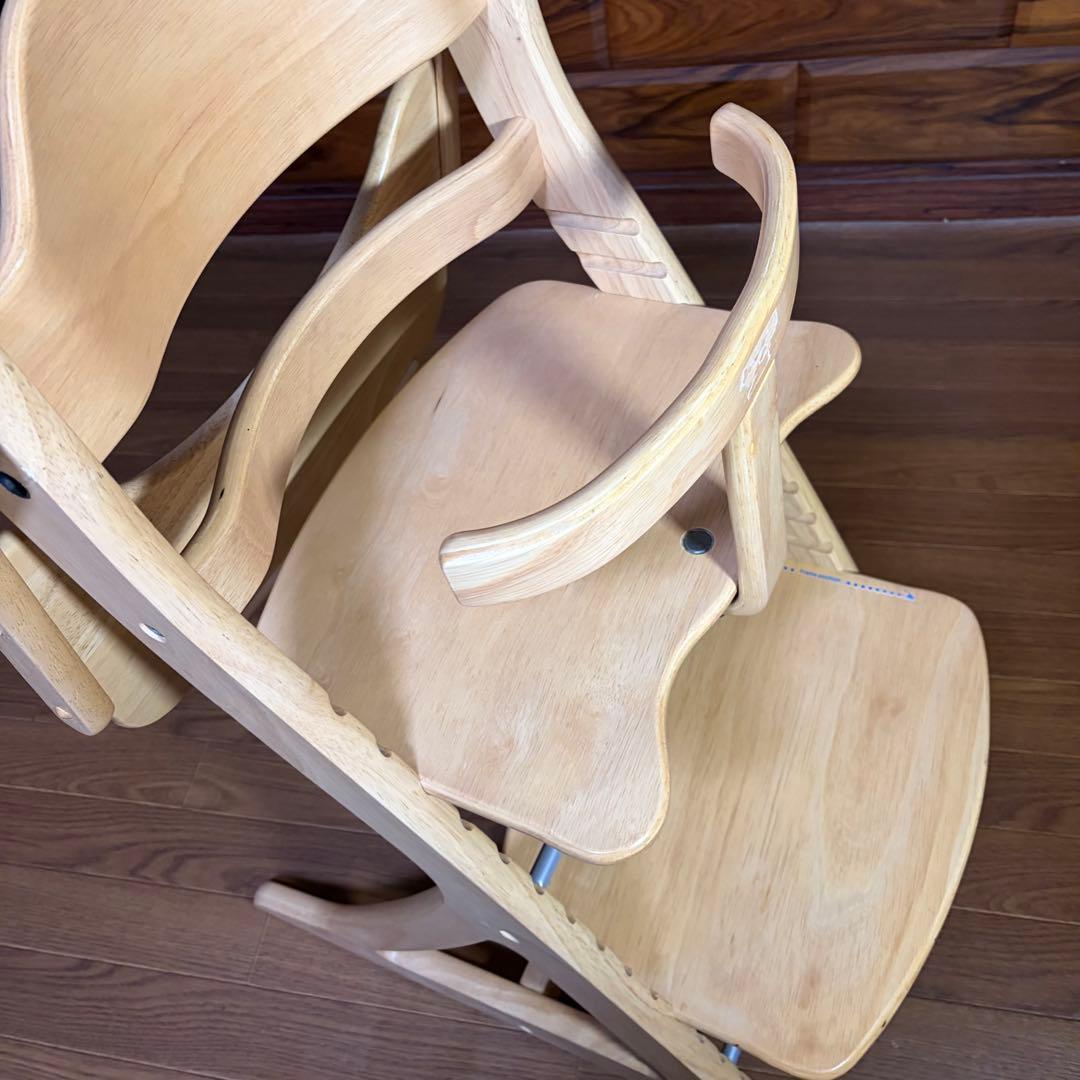 超美品 大和屋　すくすくスリムプラスチェア　テーブル＆ガード付　送料込み