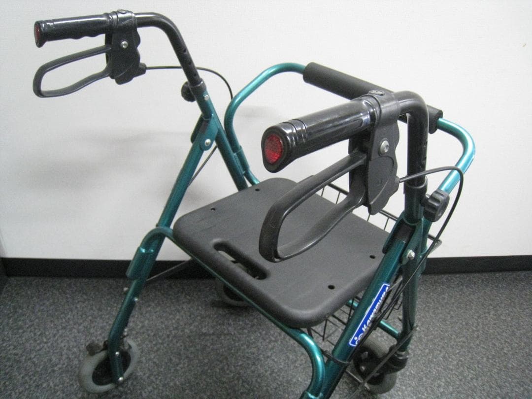 【カワムラサイクル】四輪歩行車 KW20 グリーン バスケット付き