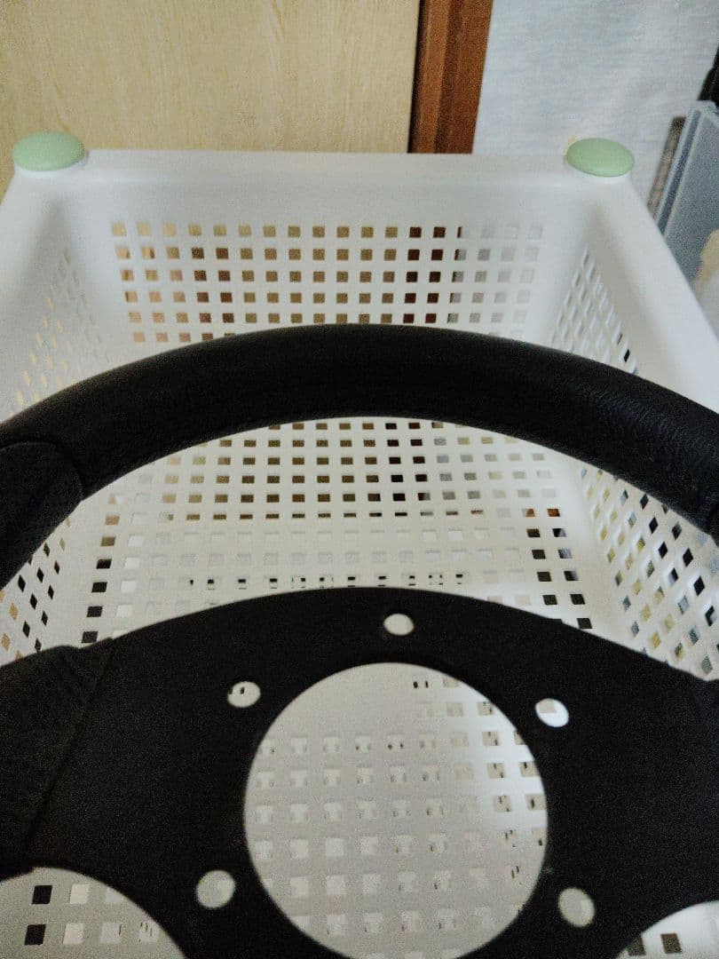 momo ステアリング T-1001 TEAM28