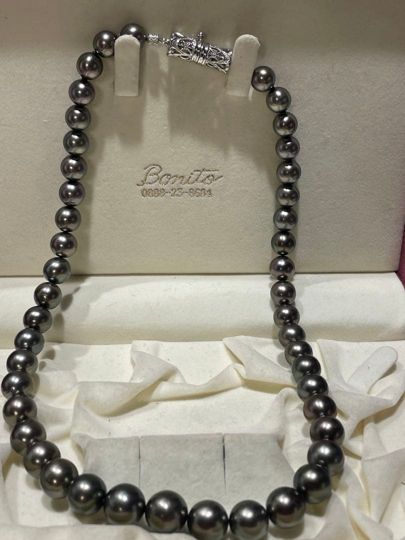 黒真珠ラウンドネックレス