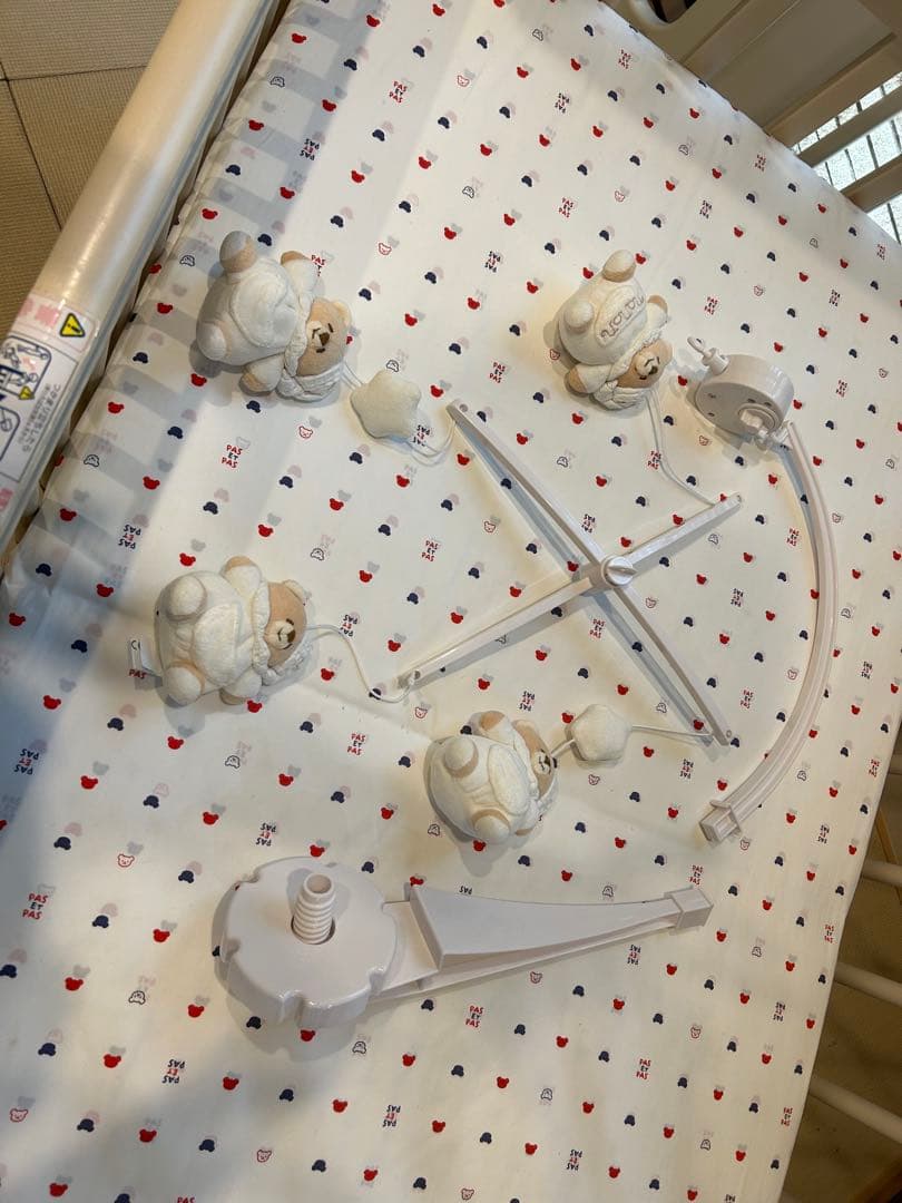 引き取りもしくは近場なら無料配送します　familiar ベビーベッド