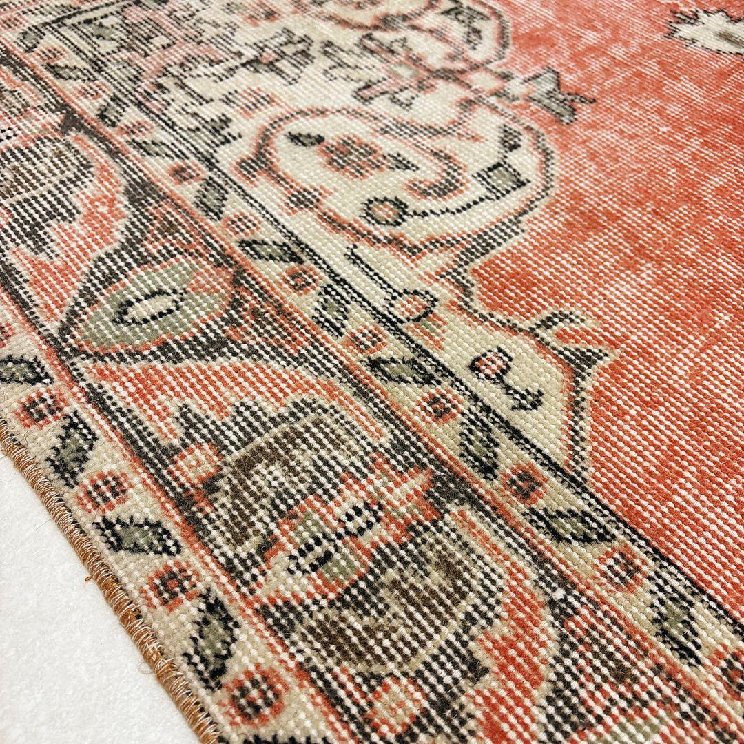 トルコ　ヴィンテージラグ　メダリオン　オレンジピンク