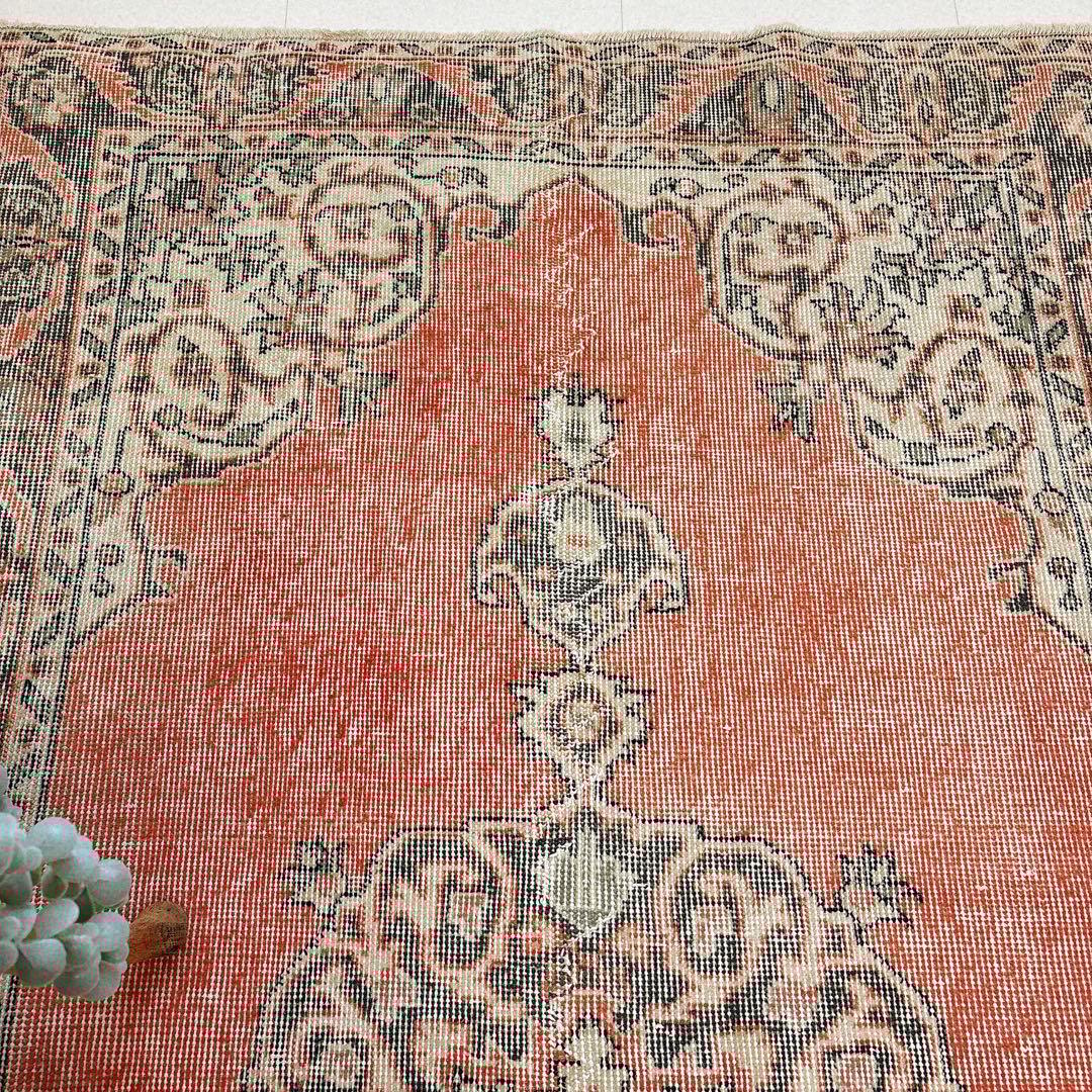 トルコ　ヴィンテージラグ　メダリオン　オレンジピンク