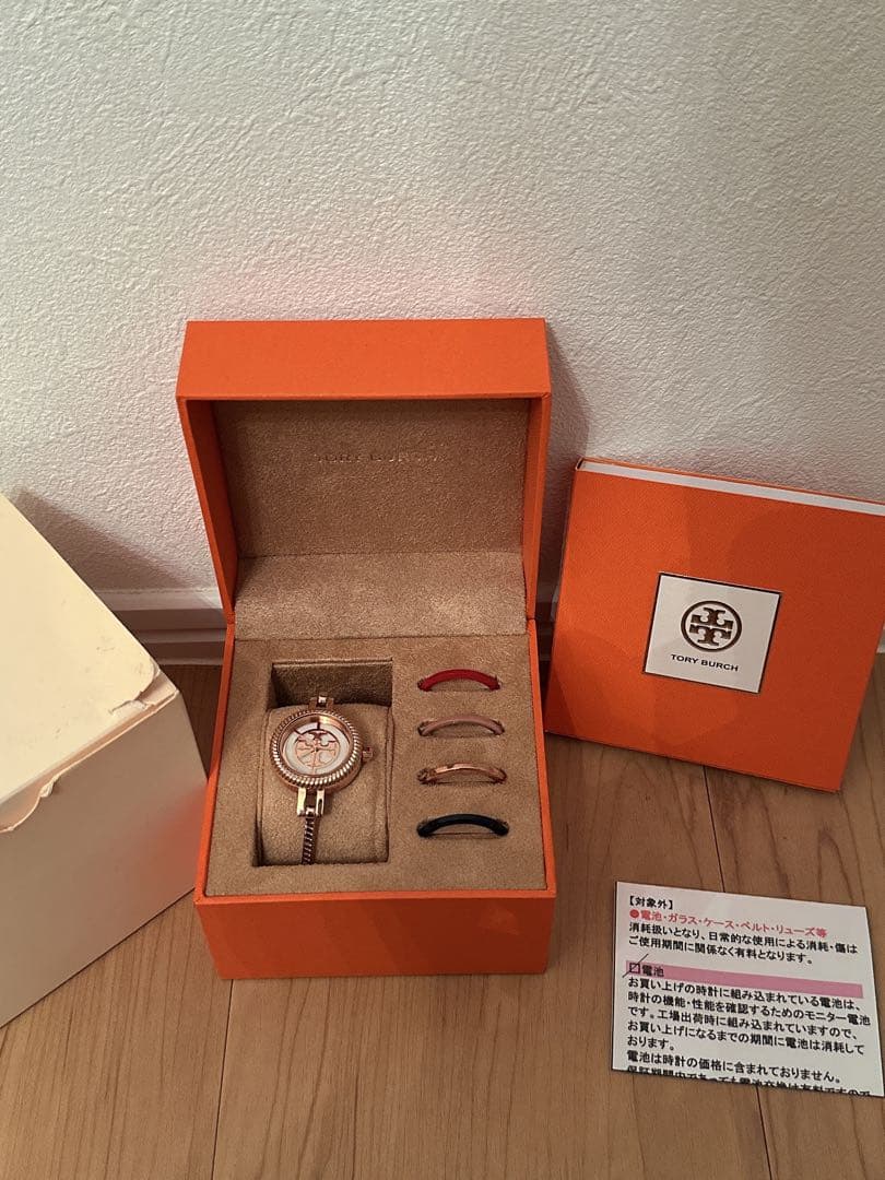 TORY BURCH ゴールドロゴダイヤル 時計