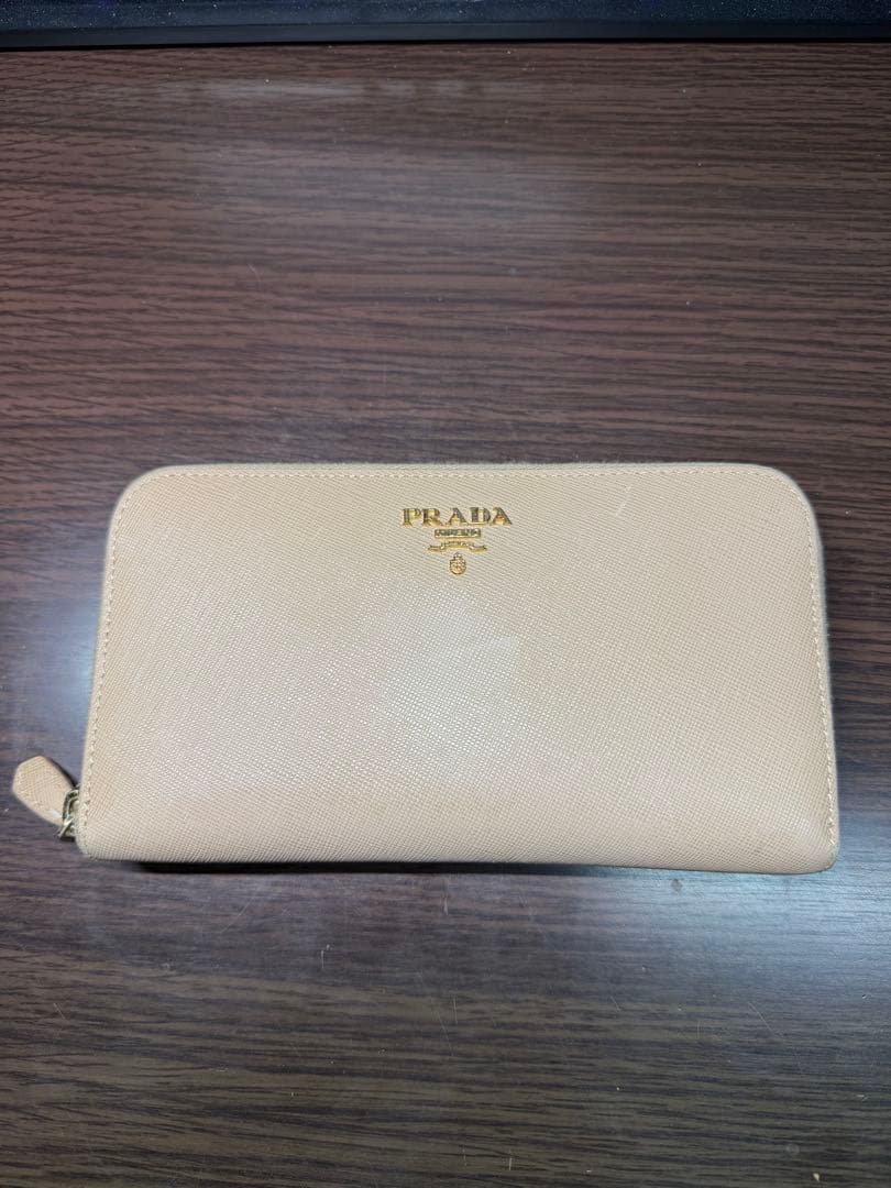 PRADA ベージュ 長財布