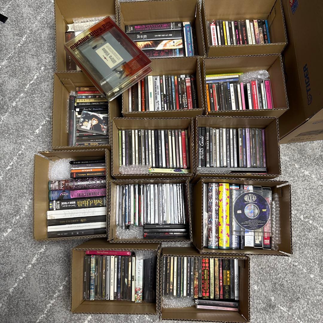 早い者勝ち)CD約180枚、DVD・VHS約30本