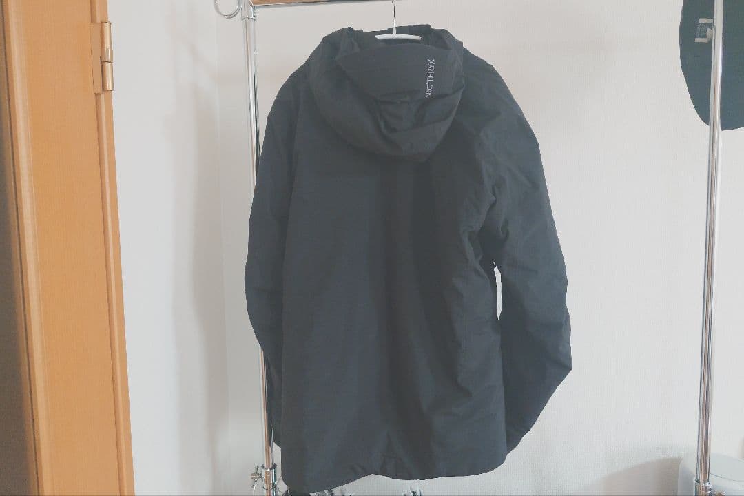 アークテリクス　ベータインサレーテッドジャケット　ブラック　Мサイズ