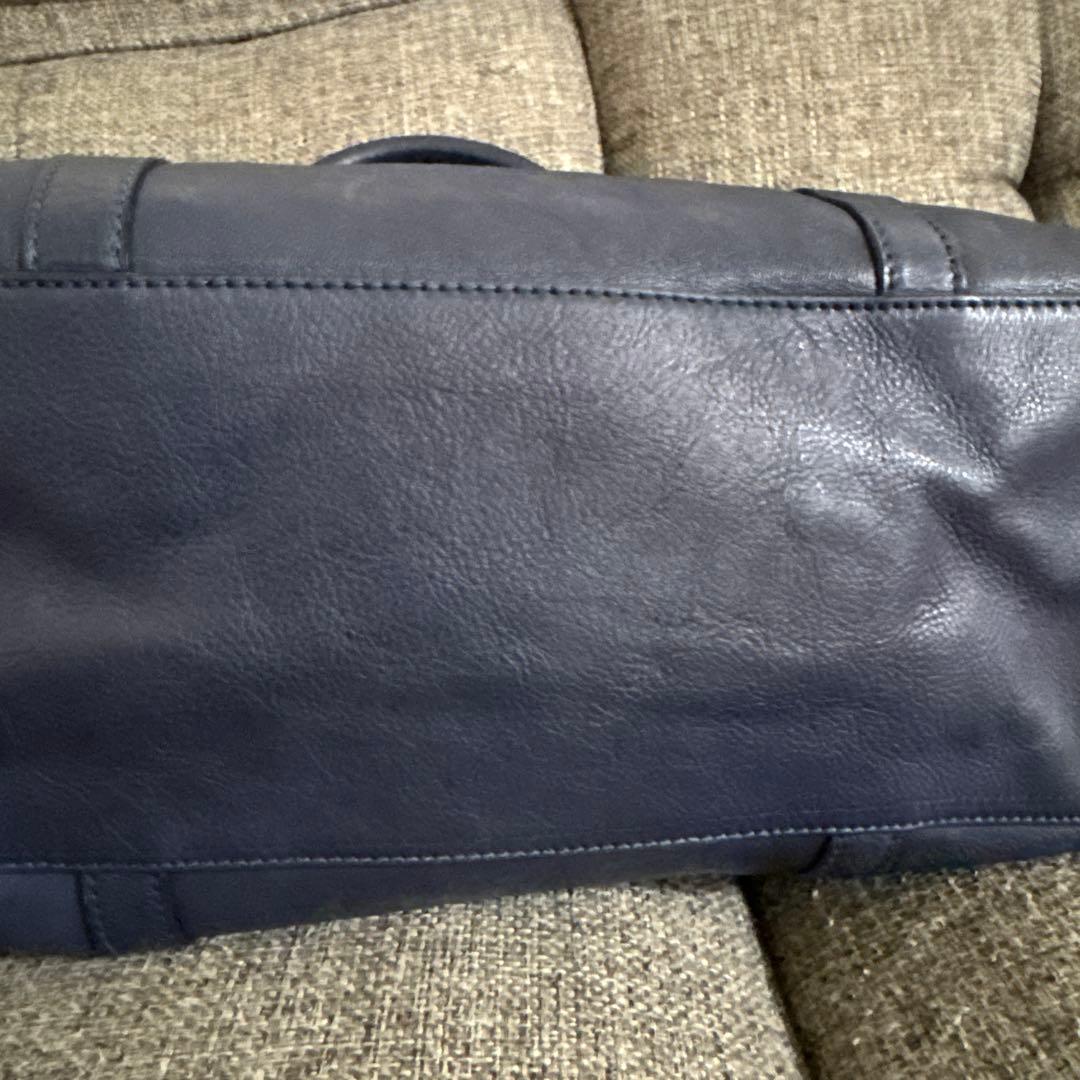 GUCCI ネイビー レザー バッグ