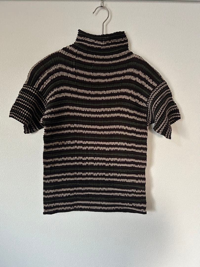 ISSEY MIYAKE イッセイミヤケ　プリーツ　トップス