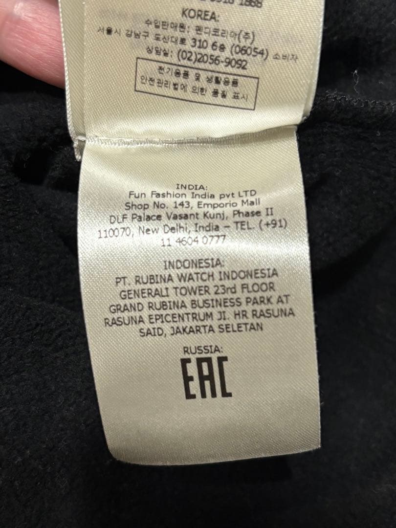 FENDI ブラック クルーネック スウェット