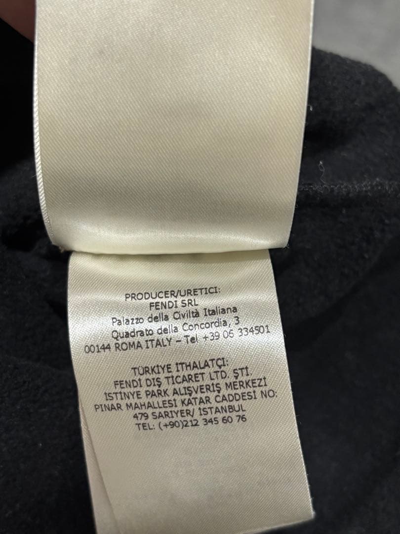 FENDI ブラック クルーネック スウェット