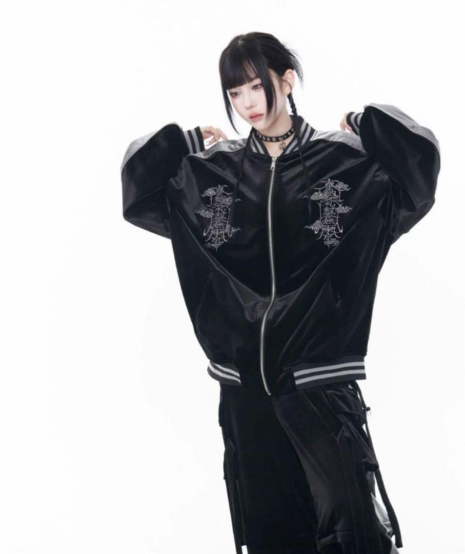 【廃盤レア】REFLEMレフレム　ドラゴン刺繍ベロアスカジャンBlack